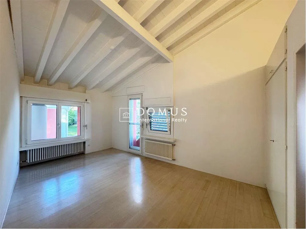 Rooms - Iconic Villa with Panoramic Views in Cadro