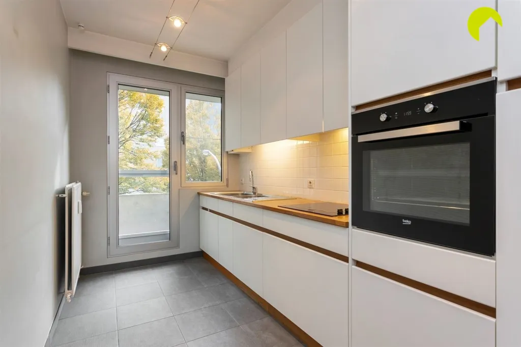 Kitchen - 2-Bed Apartment with Terrace in Central Mortsel