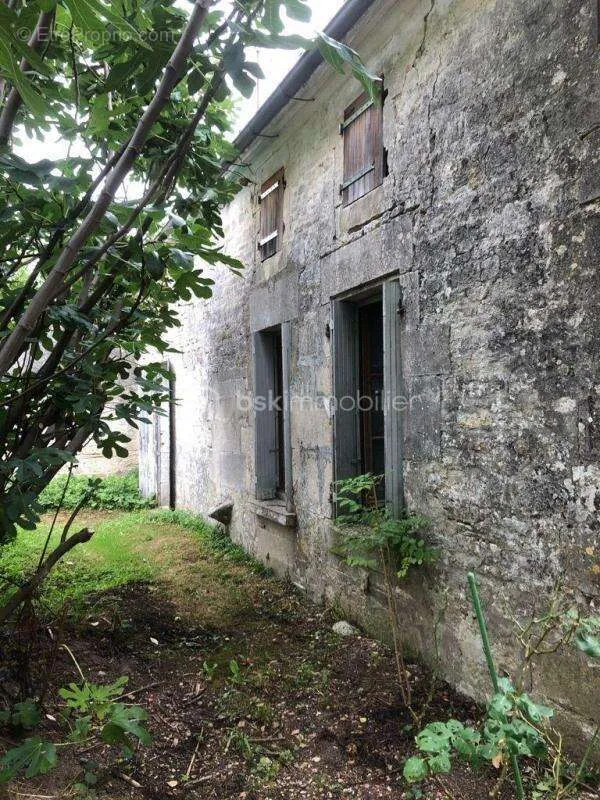 Extérieur - Maison à Rénover avec Terrain à la Campagne