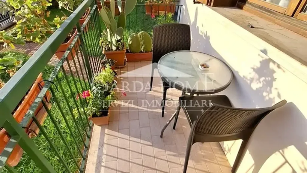 Terrass - Bright Trilocale with Balcony in Lonato