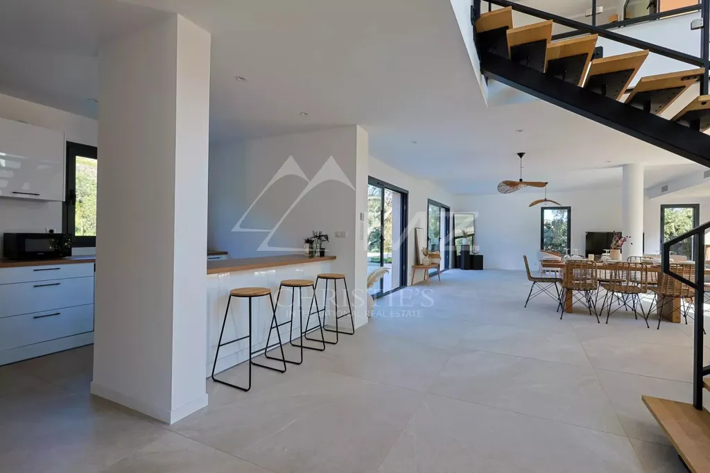 Salle à manger - Villa Nouvelle avec Piscine dans le Massif des Maures