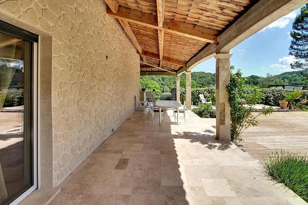 Terrasse - Maison avec Piscine et Potentiel d'Agrandissement à Salernes