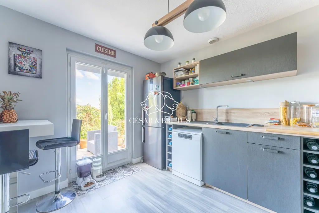 Cuisine - Maison avec Piscine et Pool House à Fleurieux-sur-l'Arbresle