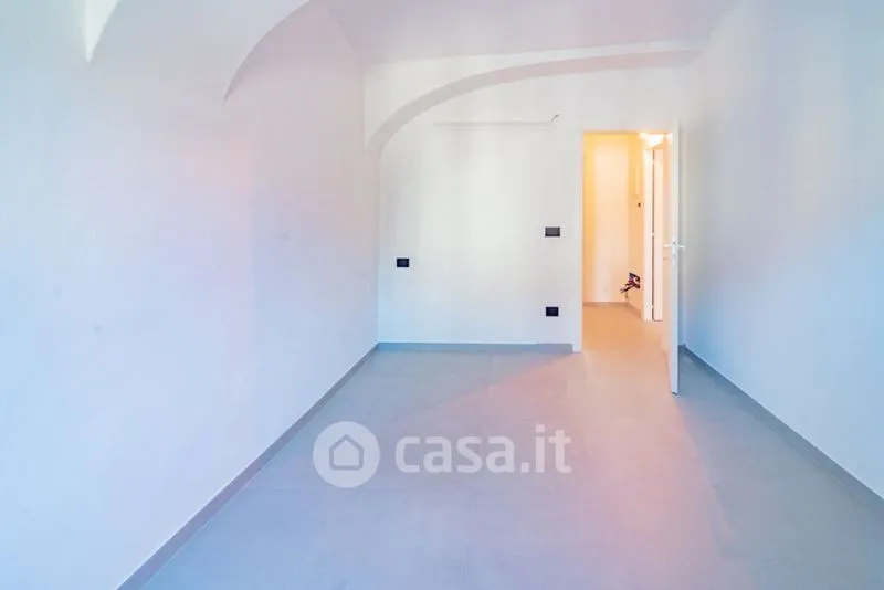 Entrée - Rearranged Flat with Terrace in Caraglio