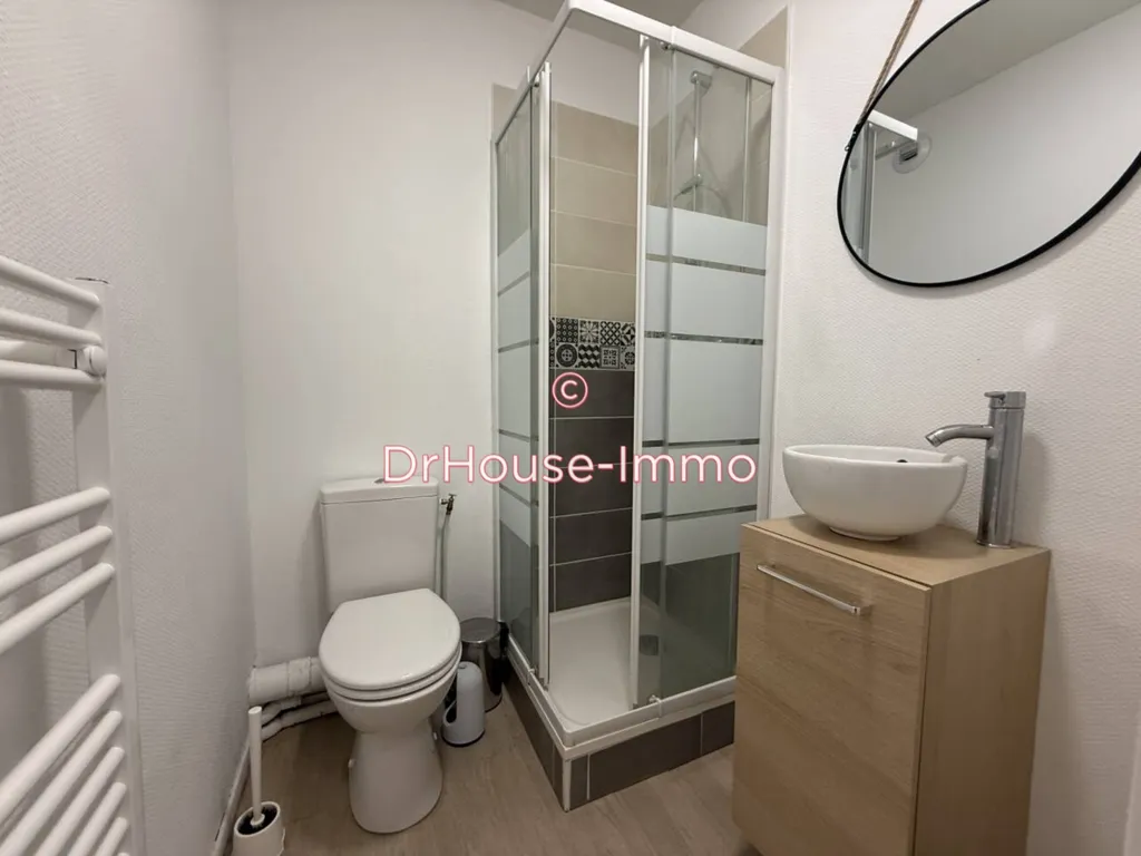 Bathrooms - Fully Furnished Studio in Rouen