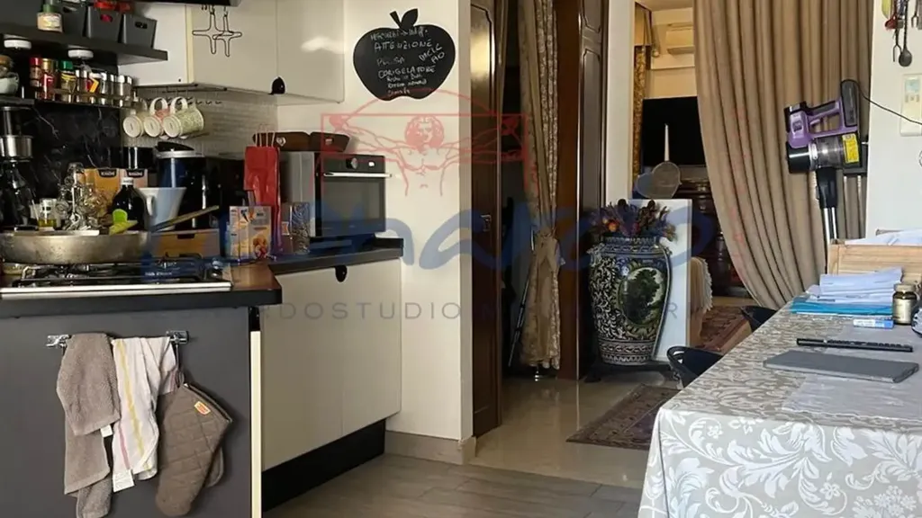 Cuisine - Apartment with Balcony in Piacenza
