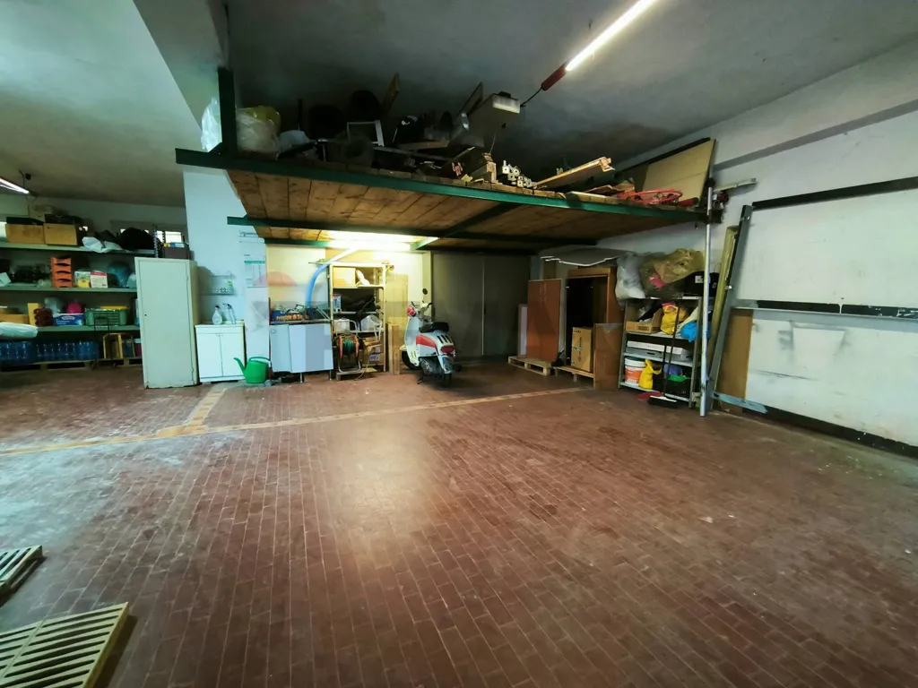 Garaaž - Garage with 103 m² in Giardini Naxos