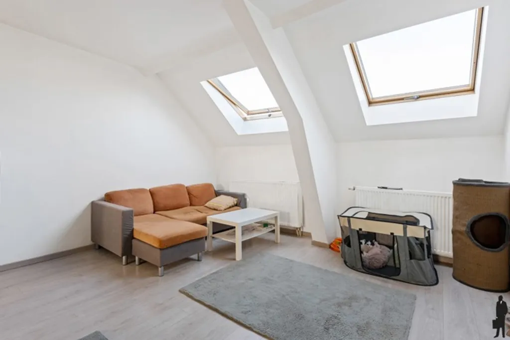 2 magamistoaga maja asukohas Antwerpen