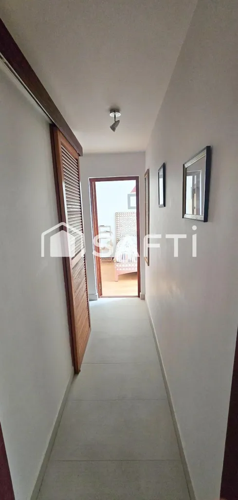 hallway_entrance
