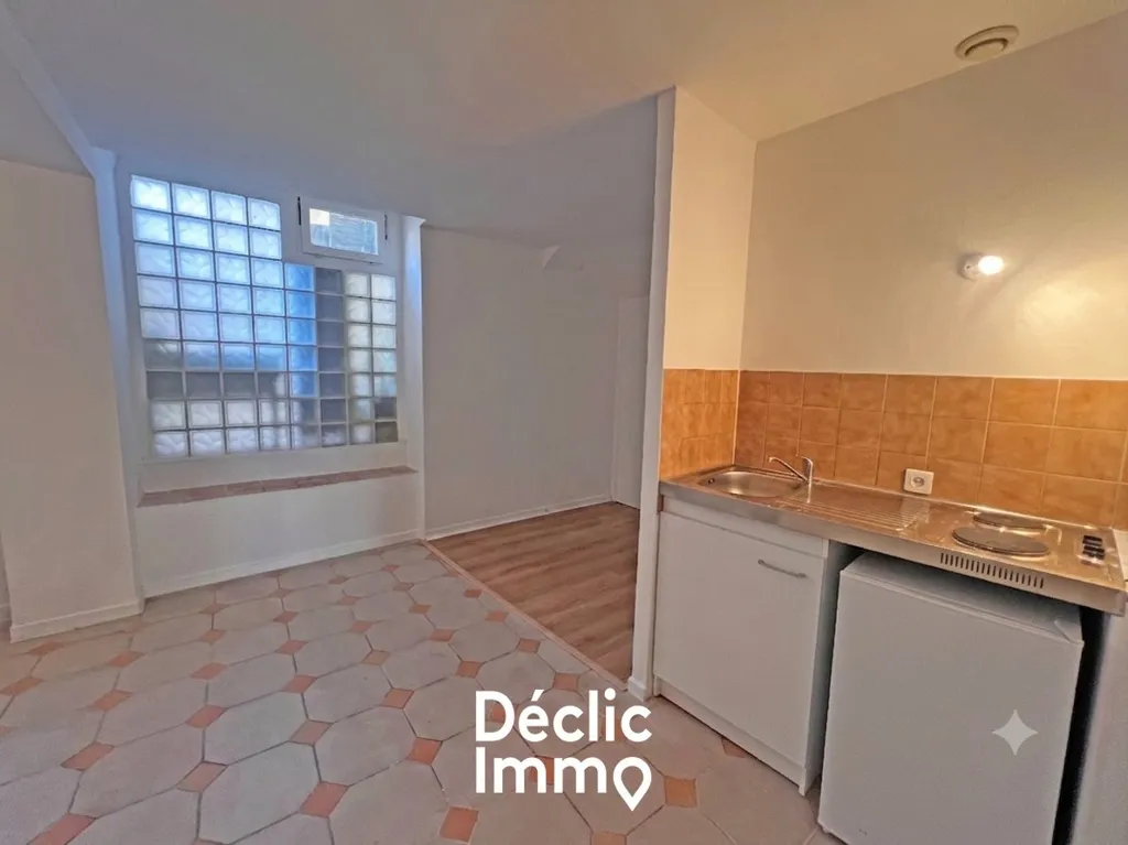 Kitchen - Two-Unit Apartment Complex near Historic Centre