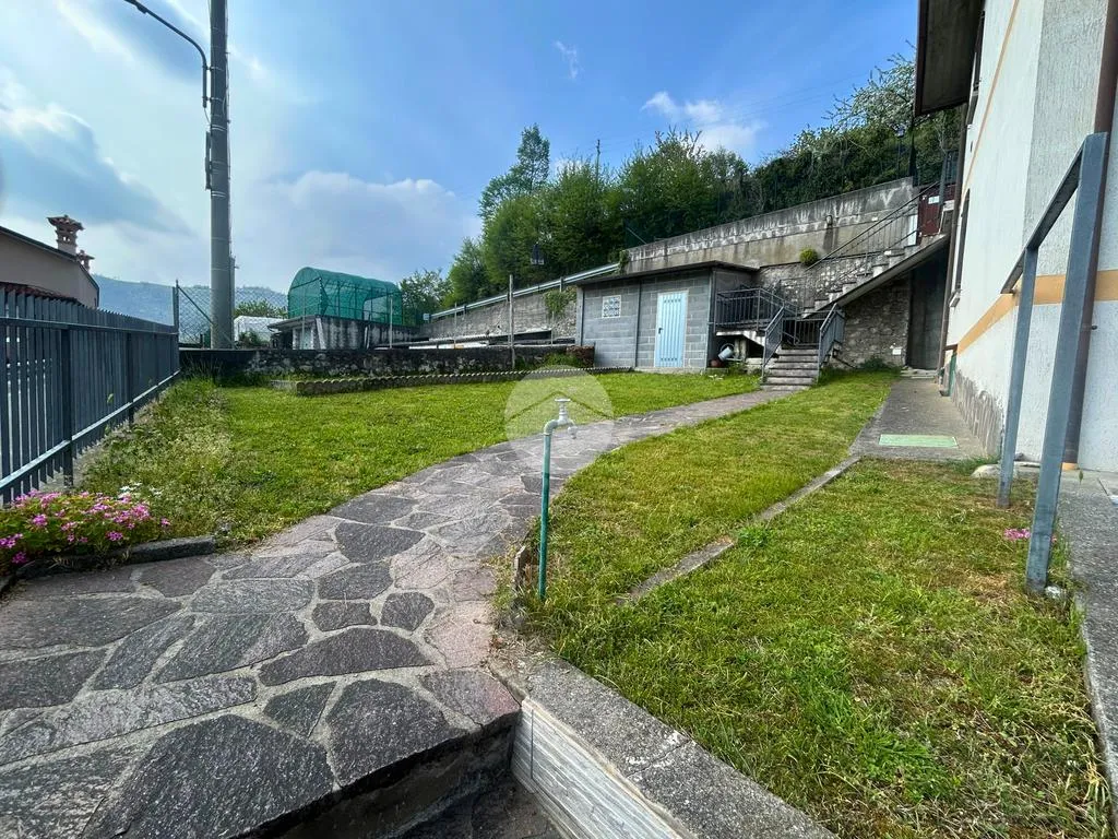 Garden - Independent House with Panoramic View in Vigolo