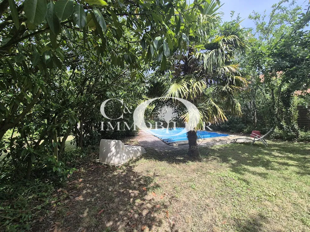 Jardin - Maison de Caractère avec Piscine à Saint-Colomban