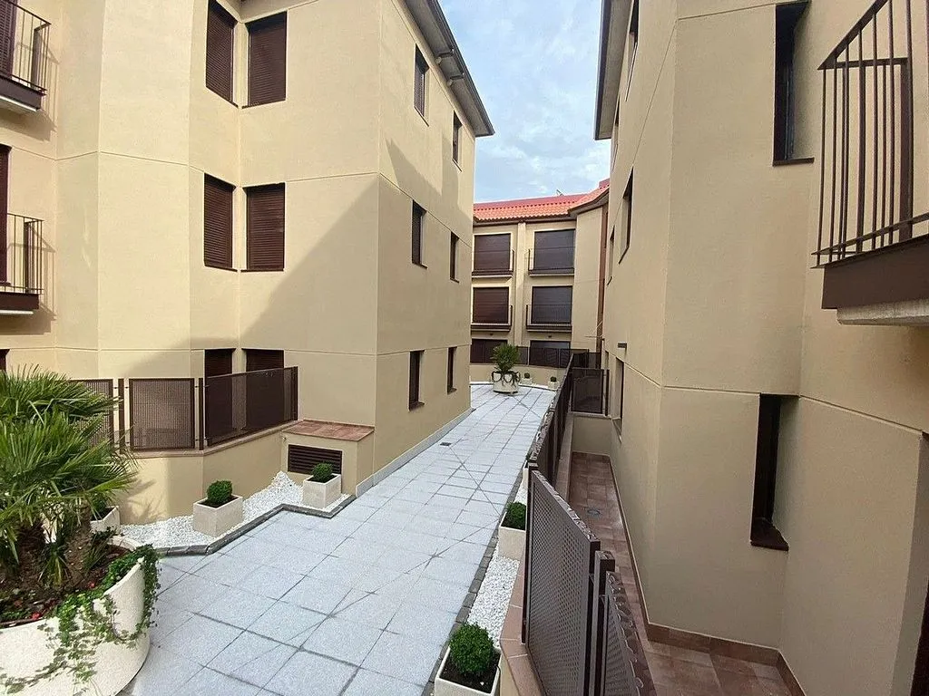 Jardin - Modern Flat with Balcony in Campo Street