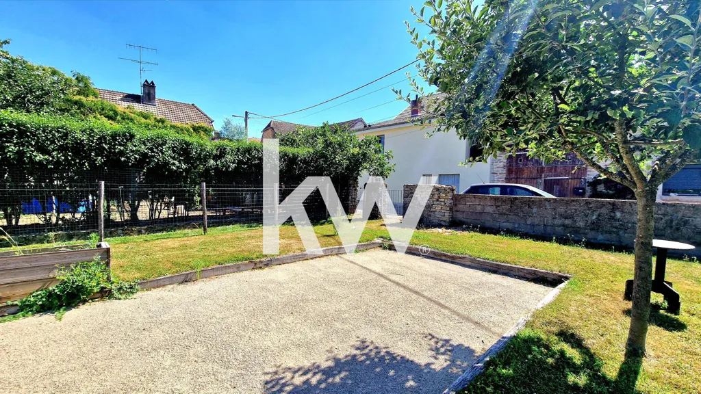 Aed - Rustic Stone House with Terrace in Pagney