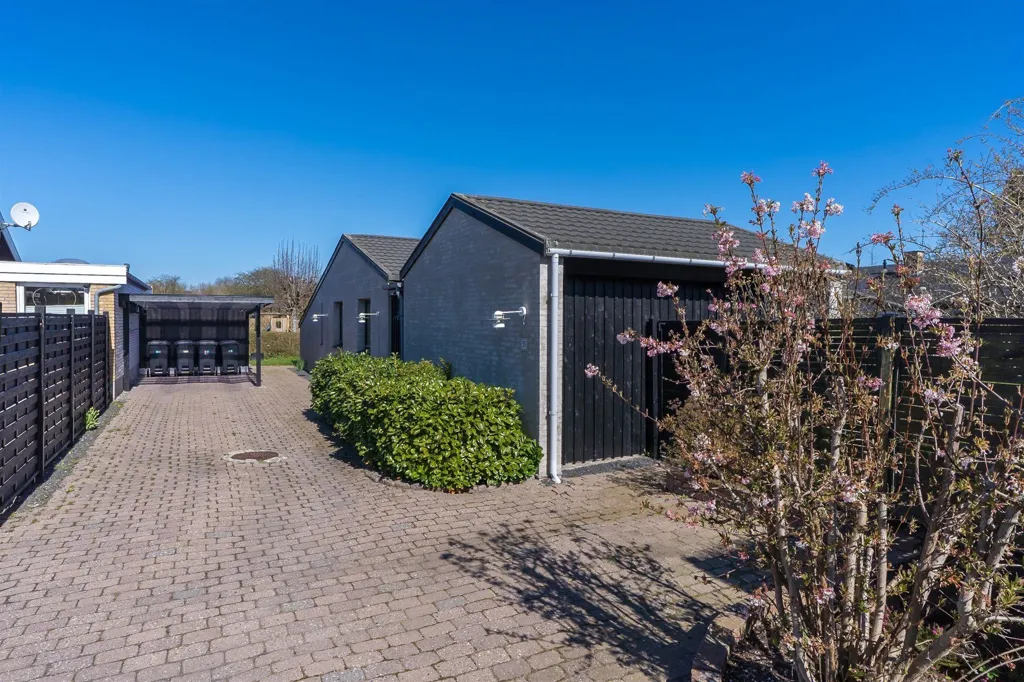 Esterno - Fenced Villa with Garden in Farum