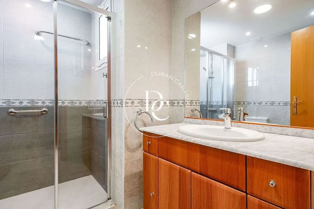 Salles de bain - Top-Floor Apartment with Pool in Can Pei