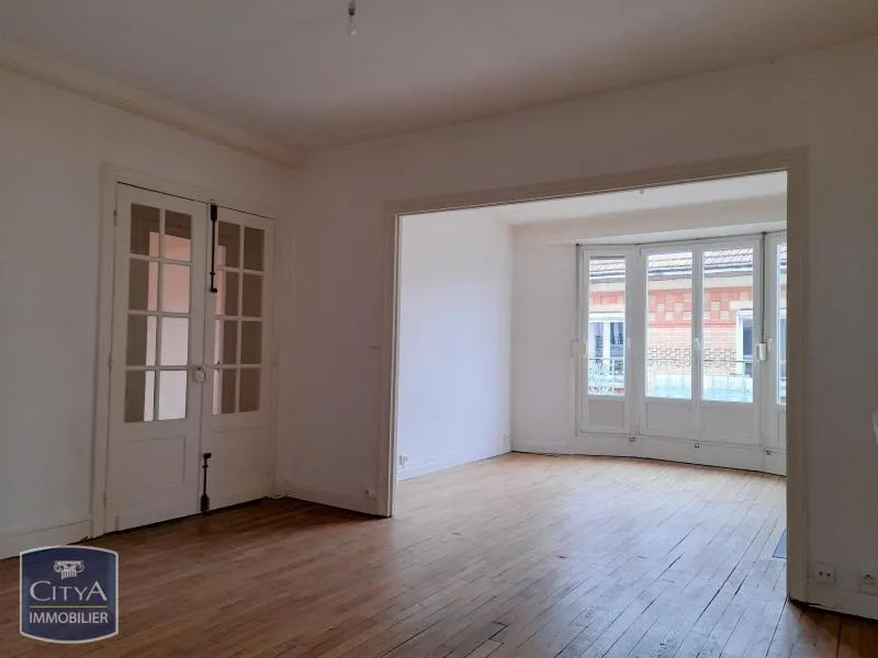 Pièces - Appartement T2 avec Salon Spacieux à Reims