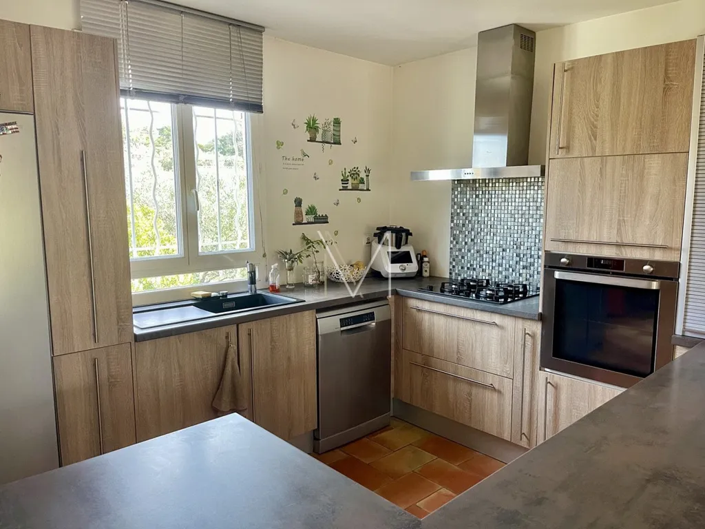 Cuisine - Maison Luxueuse avec Piscine au Plan-de-la-Tour