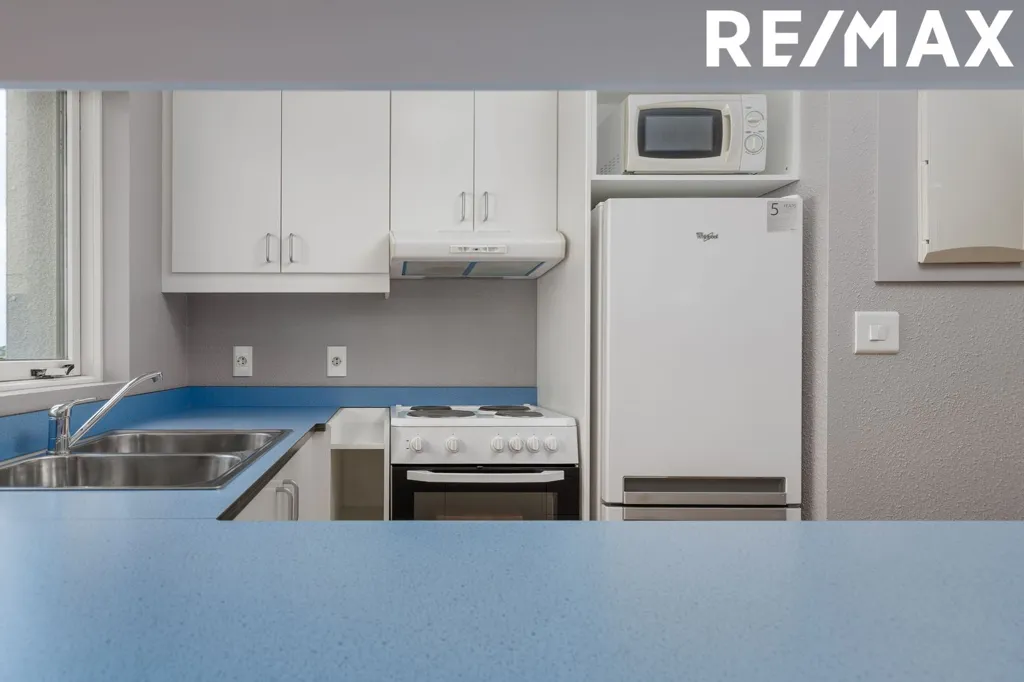 Cuisine - Two-Bedroom Apartment with Balcony in Reykjanesbær