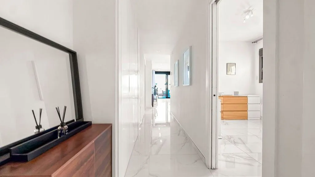 Entrée - Apartment with Pool and Terrace in Los Altos