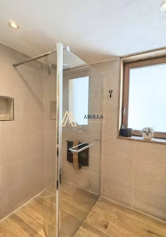 Salles de bain - Chalet Luxueux avec Vue Montagne à Bourg-Saint-Maurice
