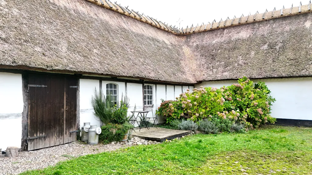 Välivaade - Villa with Multiple Outbuildings in Skårup, Fyn