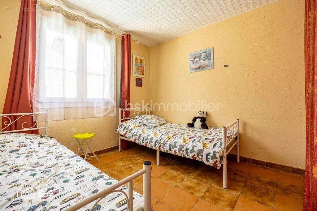 Chambres - Villa avec Studio Indépendant à Lansargues