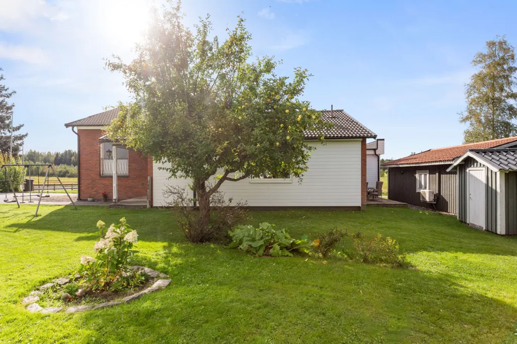 Aed - Architectural Penthouse Villa with Garden in Södermanland