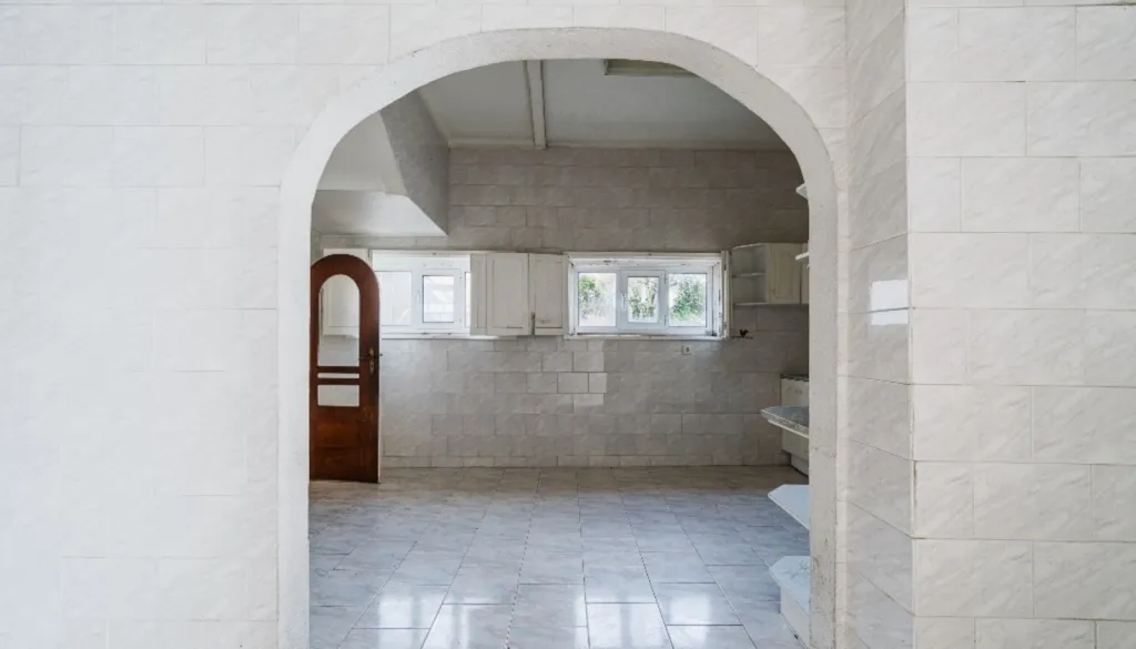 Cuisine - Mid-20th Century Villa in Porto