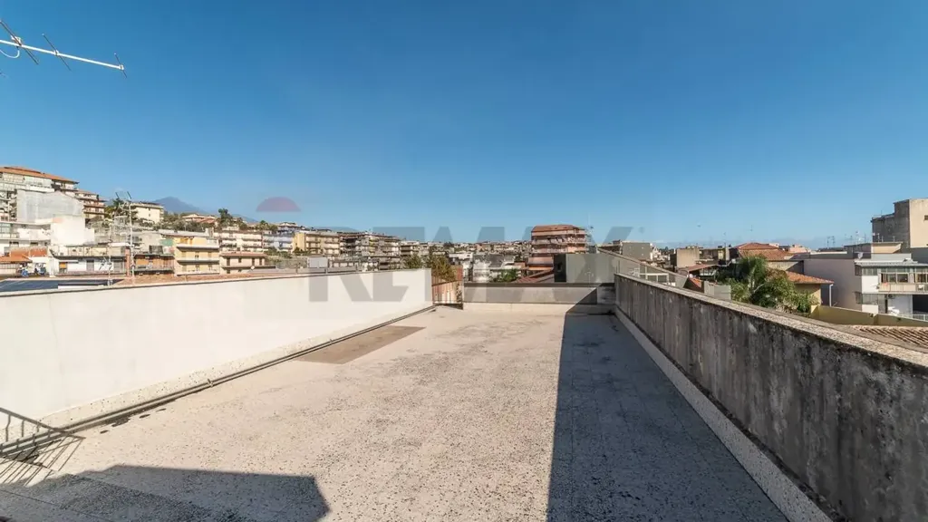 Terrace - Two-Level Apartment with Sea View in Aci Catena
