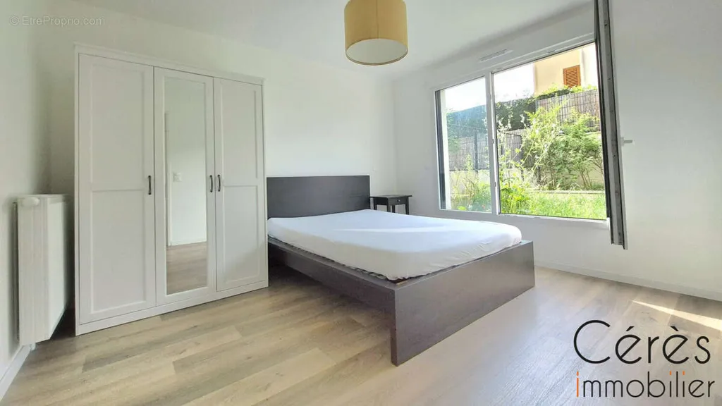 Chambres - Appartement avec Terrasse et Jardin à Romainville