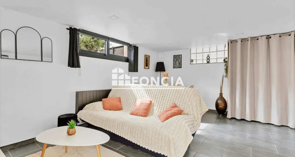 Elutuba - Two-Unit Property with Garden in Massy