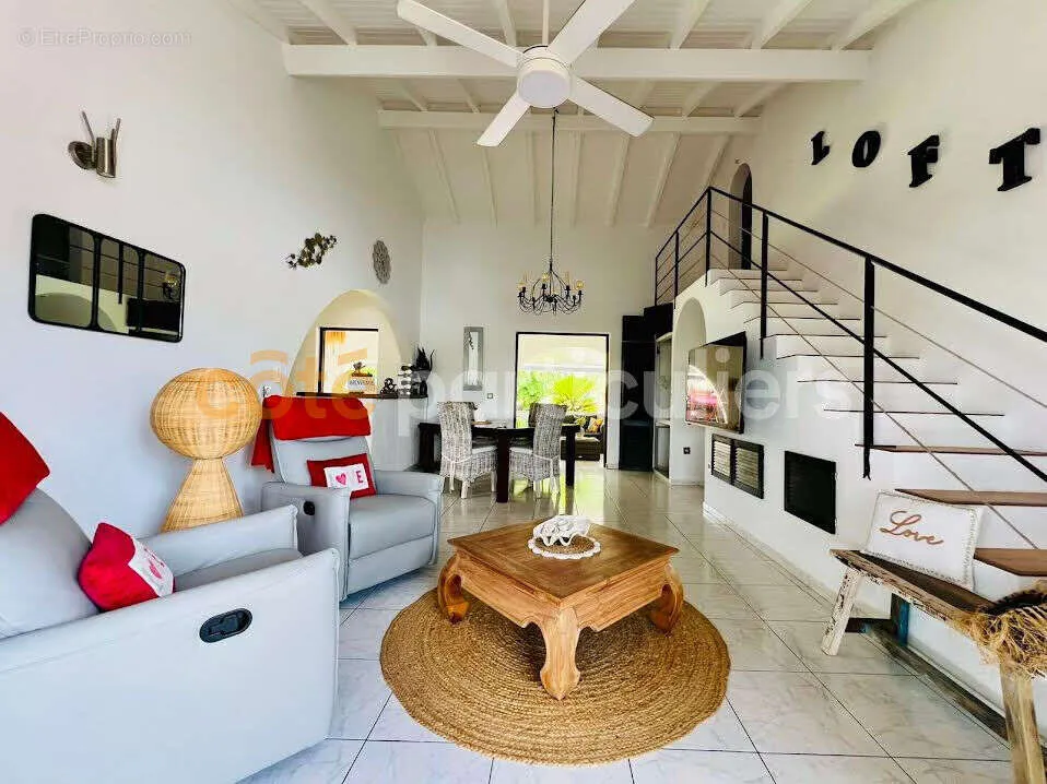 Elutuba - Furnished House with Pool in Saint-François