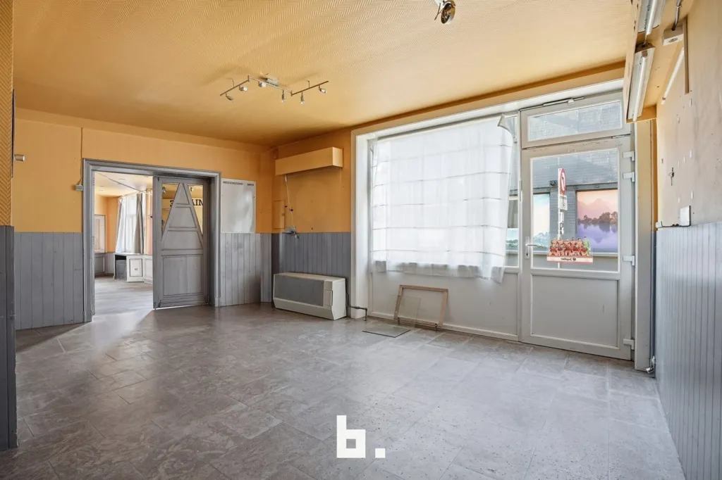 Pièces - Café à Renover avec 4 Chambres à Tielt