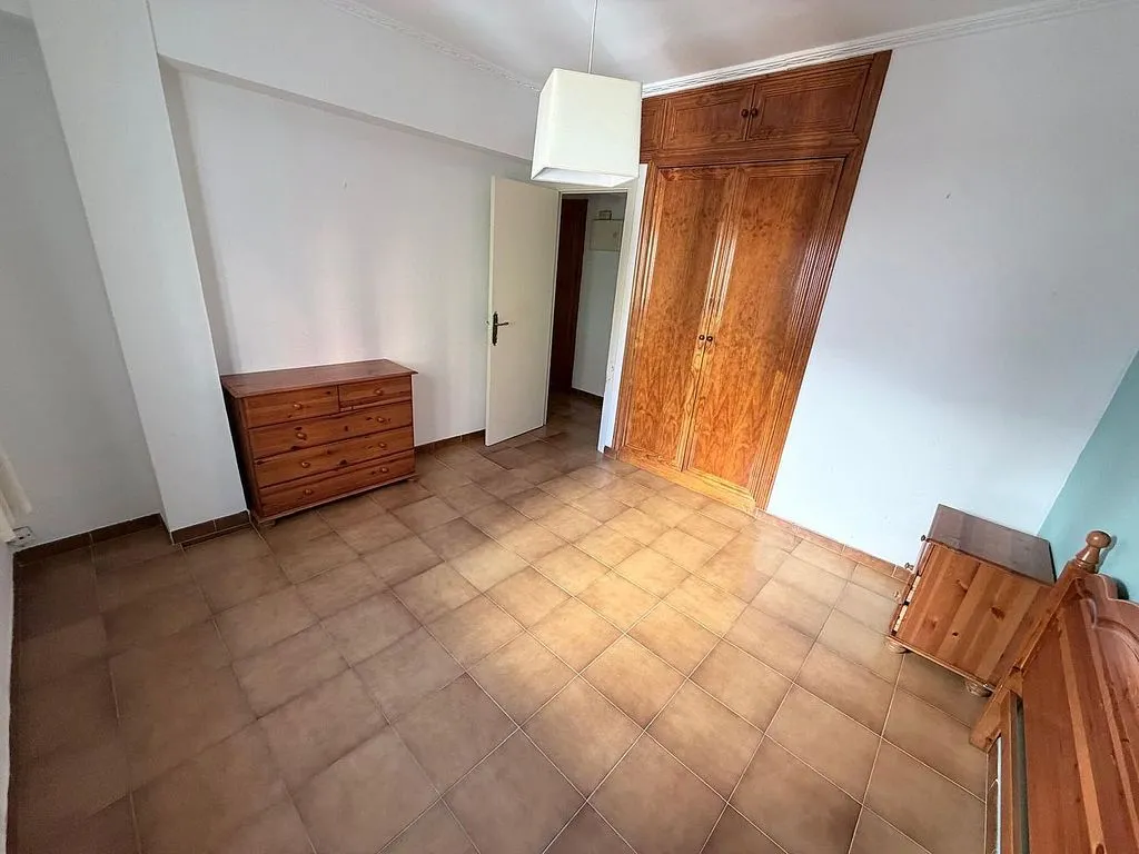 Bedrooms - Apartment with Climalit Windows in Reina Sofía