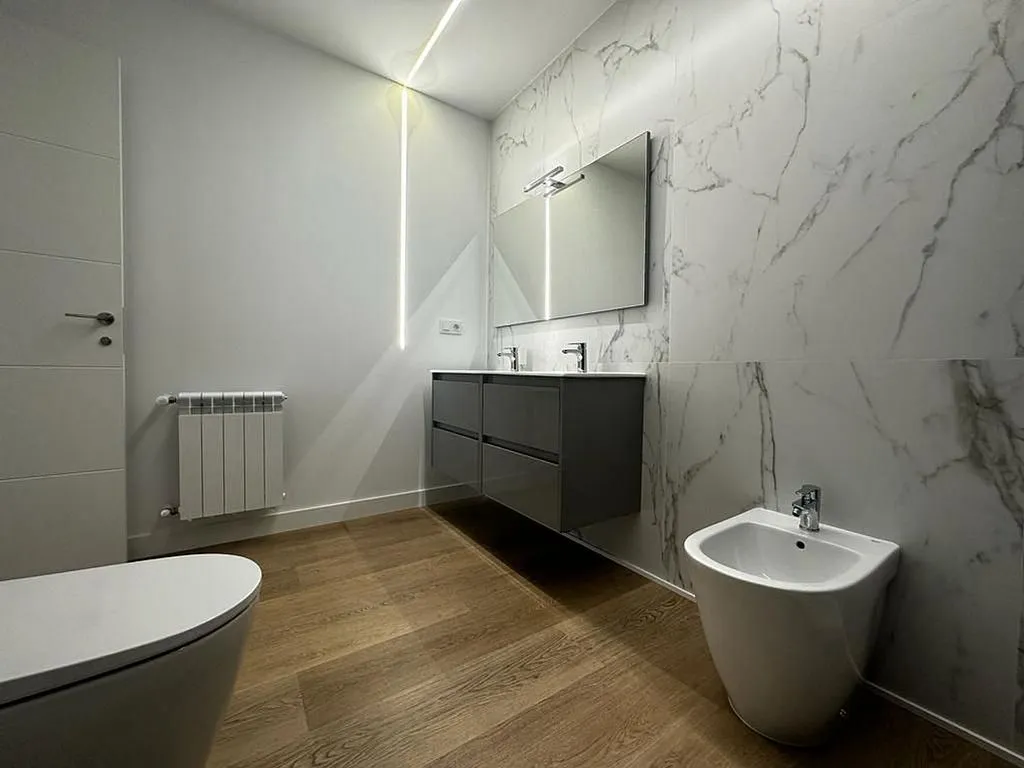 Salles de bain - New Flat with Garage in Lugo Centre