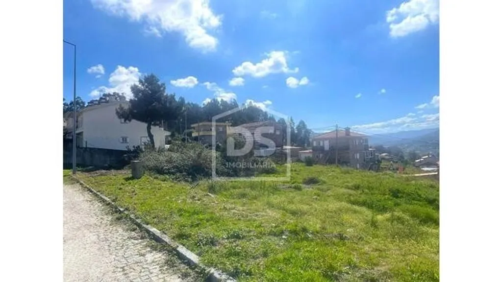 Luxury Villa with Solar Panels in Penafiel