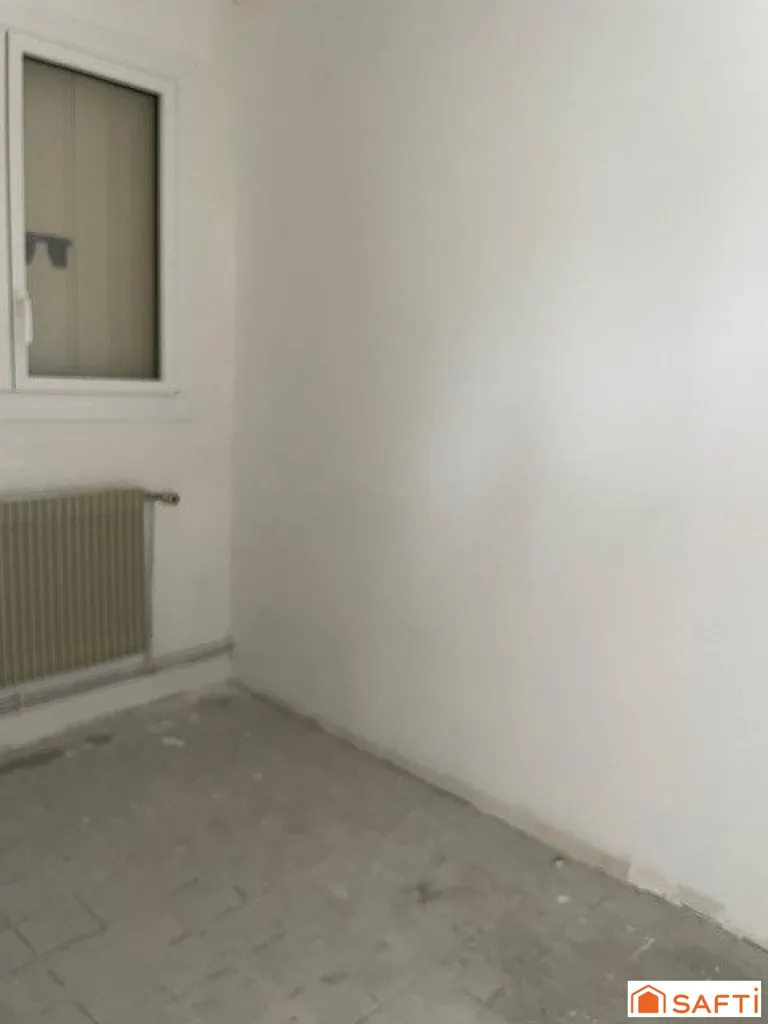 Pièces - Maison à Rénover avec Terrasses à Cerny