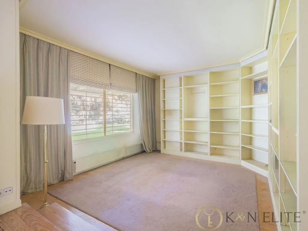 Studio - Luxury Villa with Pool in Madrid