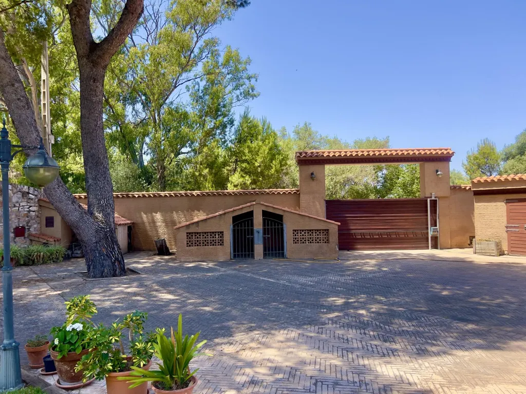Aed - Detached Villa with Seafront Access in Cabanes