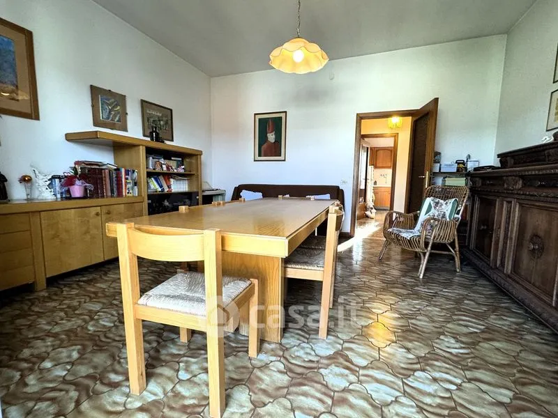 Salle à manger - Apartment with Private Garden in Urbania