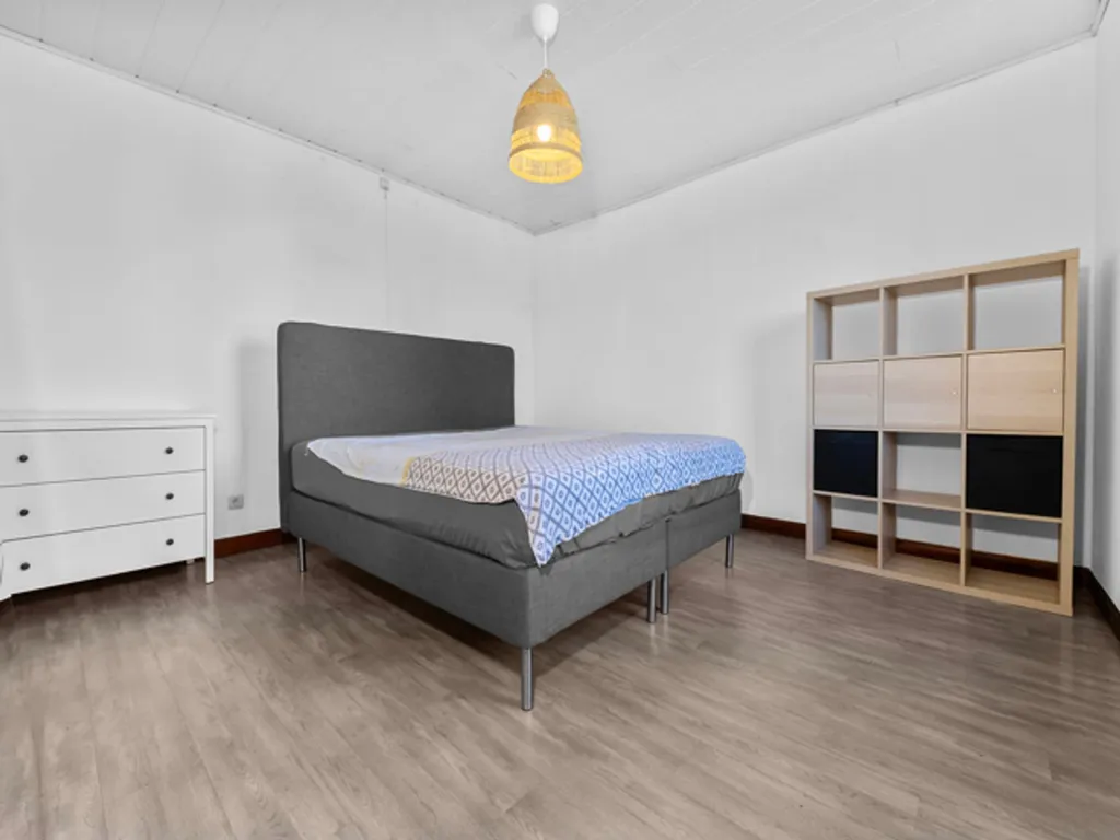 Camere da letto - 2-Bedroom Renovation Project in Léglise