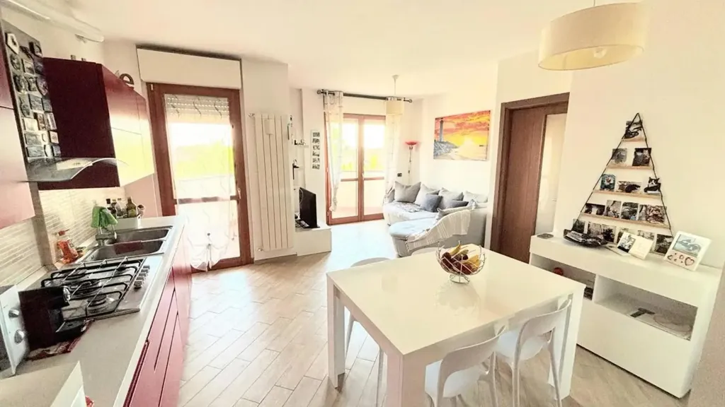 Sala da pranzo - Apartment with Balconies in Ossona
