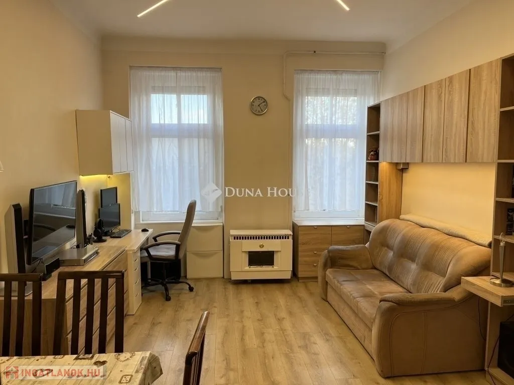Elutuba - Apartment with Gallery near Orczy Park, Budapest