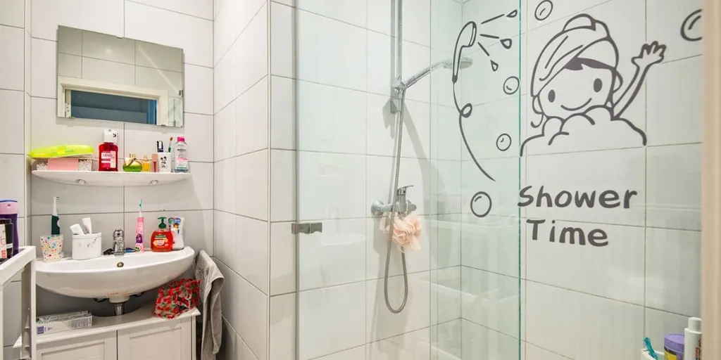 Vannitoad - Apartment with Garage in Mortsel