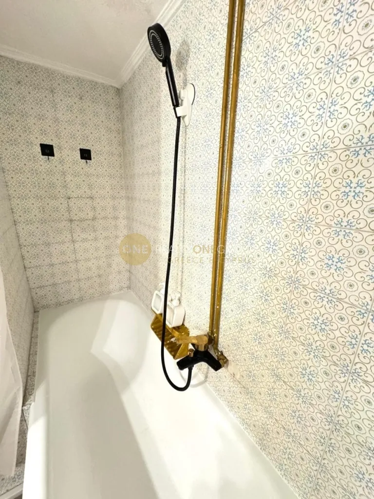 Vannitoad - Furnished Apartment with Balcony in Kypseli