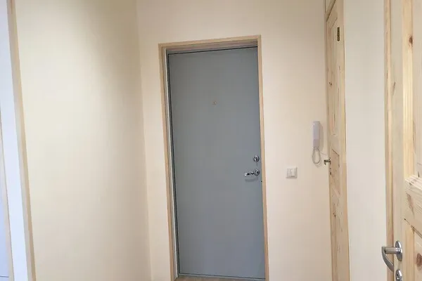 hallway_entrance