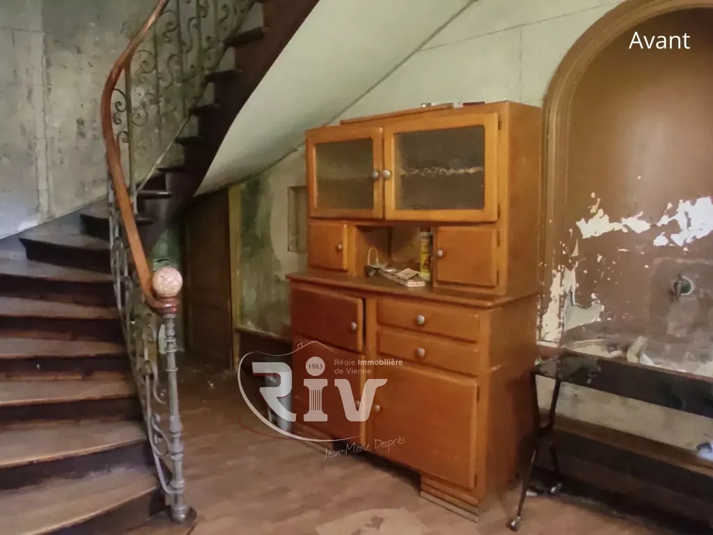 Toad - Character House with Potential in Roussillon
