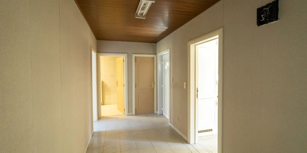 Entrée - Maison à rénover avec jardin à Genk