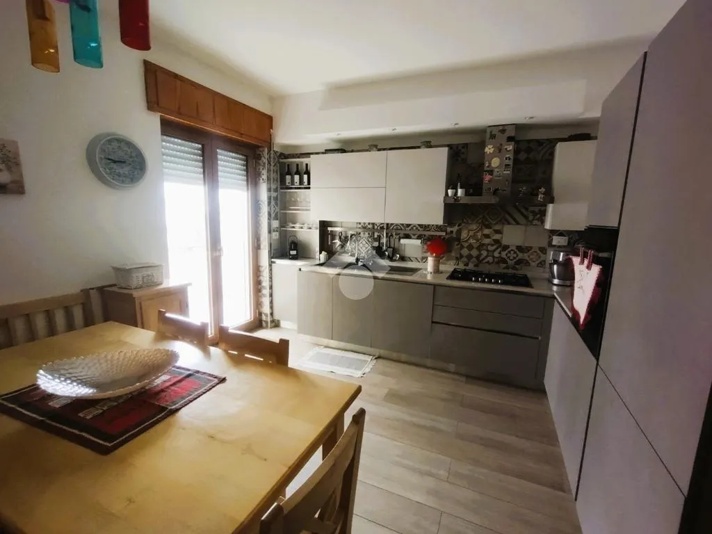 Cuisine - Spacious Apartment with Balcony in Castrolibero